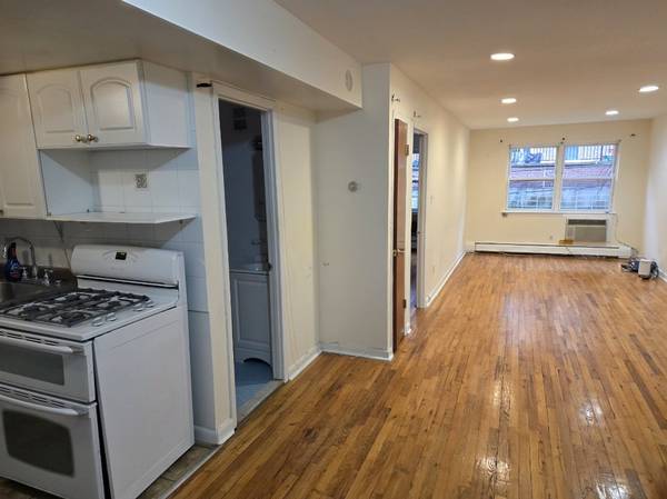 Listing photo 1 of 5