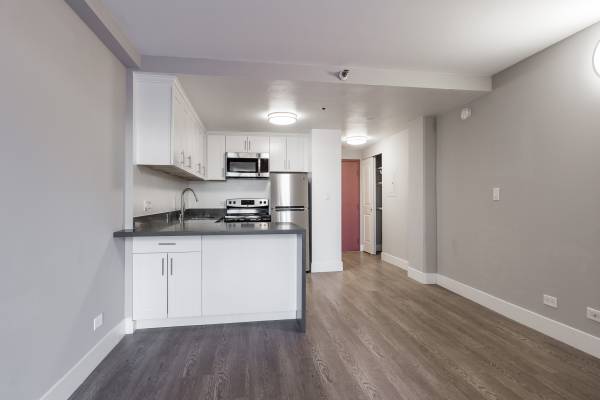 Listing photo 1 of 5