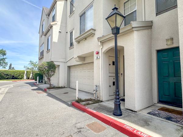 Listing photo 1 of 5