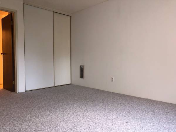 Listing photo 1 of 3