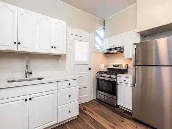 Listing photo 1 of 4