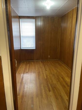 Listing photo 1 of 5