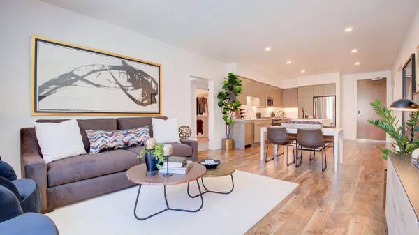 Listing photo 1 of 5