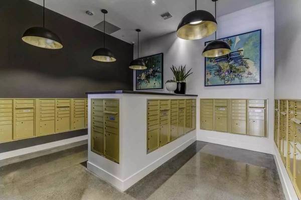 Listing photo 1 of 5