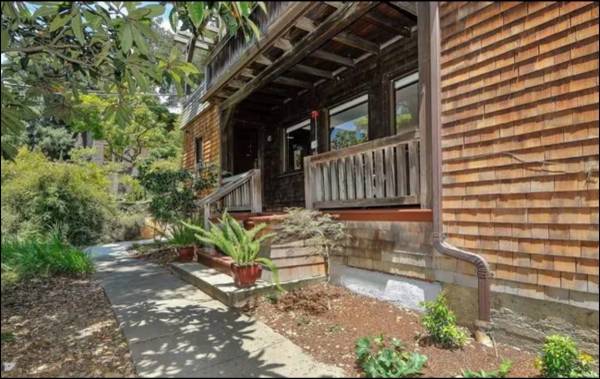 Listing photo 1 of 5