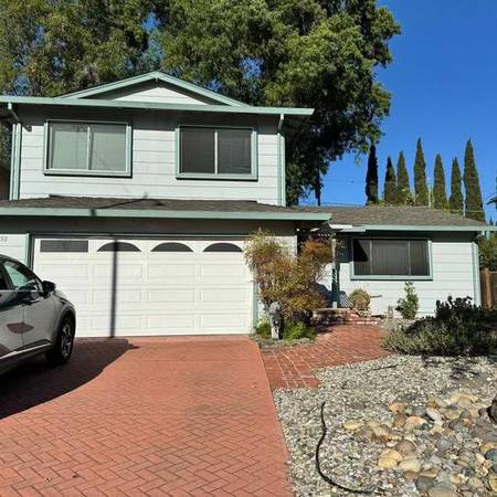 Listing photo 1 of 5
