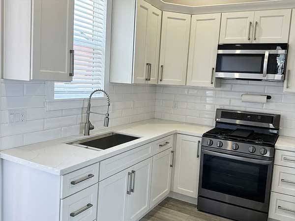 Listing photo 1 of 4