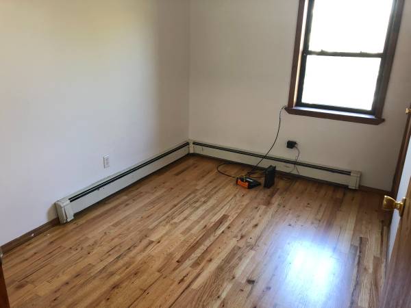 Listing photo 1 of 5