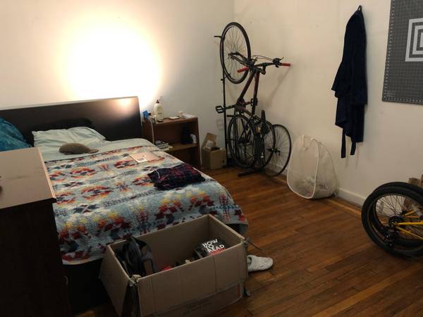 Listing photo 1 of 5