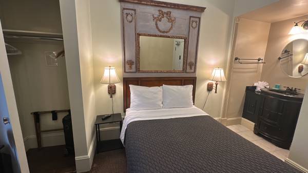 Listing photo 1 of 5