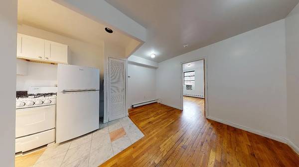 Listing photo 1 of 5