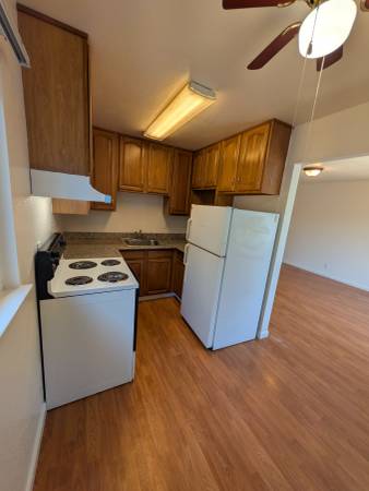 Listing photo 1 of 4