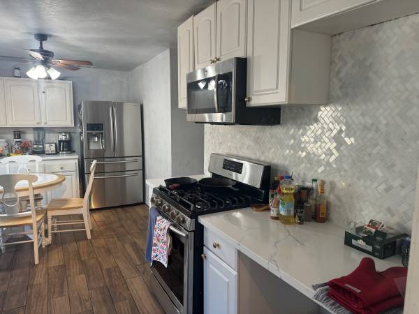 Listing photo 1 of 5