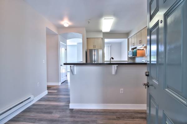 Listing photo 1 of 5