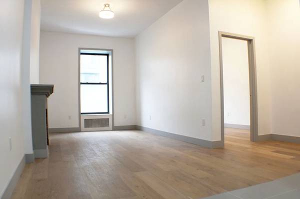 Listing photo 1 of 6