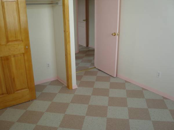 Listing photo 1 of 4