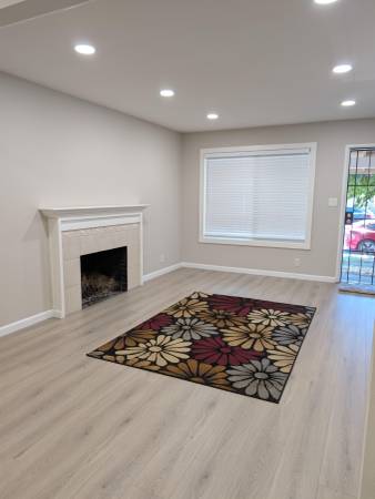 Listing photo 1 of 4