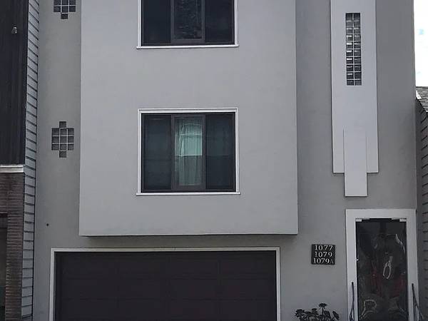 Listing photo 1 of 5