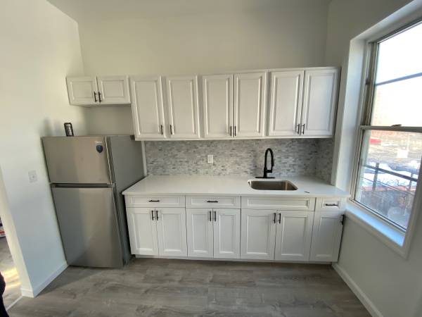 Listing photo 1 of 2
