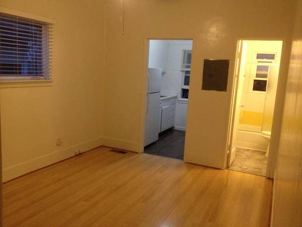 Listing photo 1 of 5