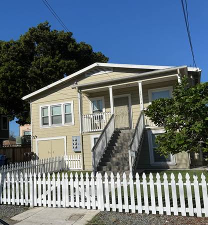 Listing photo 1 of 5