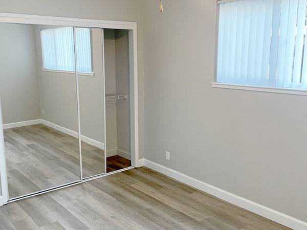 Listing photo 1 of 4