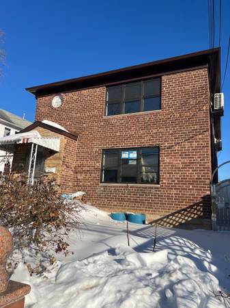 Listing photo 1 of 5