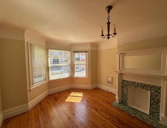 Listing photo 1 of 5