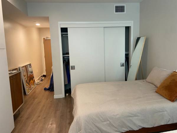 Listing photo 1 of 4