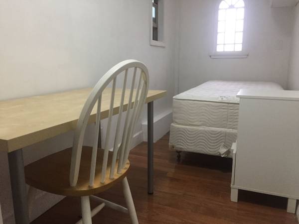 Listing photo 1 of 4