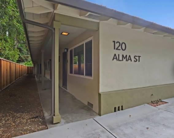 Listing photo 1 of 5