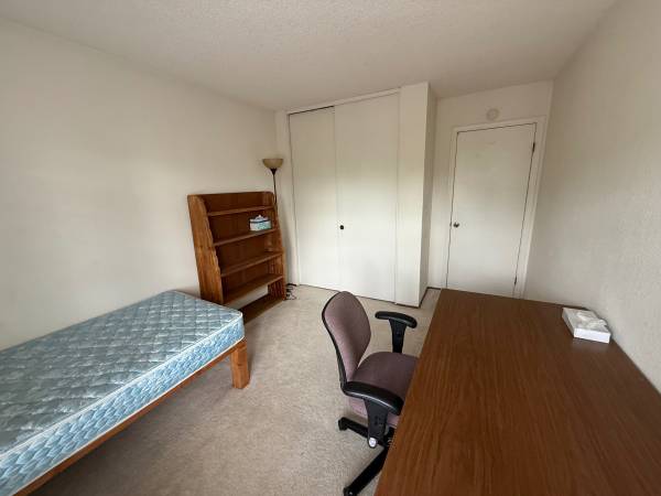 Listing photo 1 of 5
