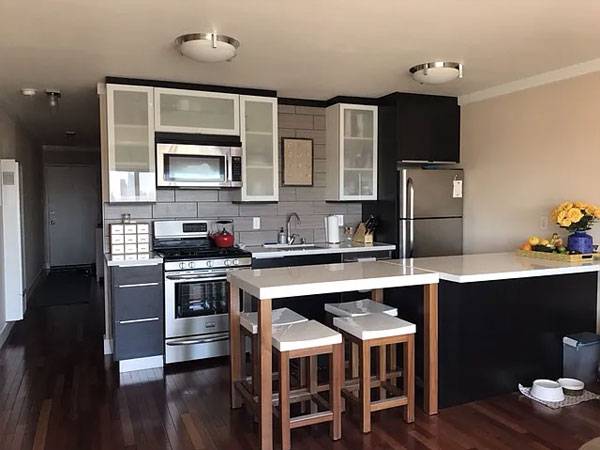 Listing photo 1 of 5