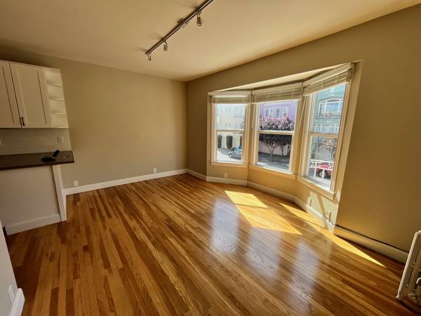 Listing photo 1 of 5