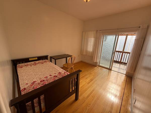 Listing photo 1 of 5