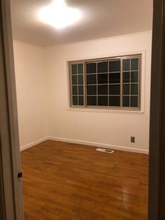Listing photo 1 of 4