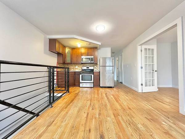 Listing photo 1 of 5