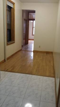 Listing photo 1 of 4