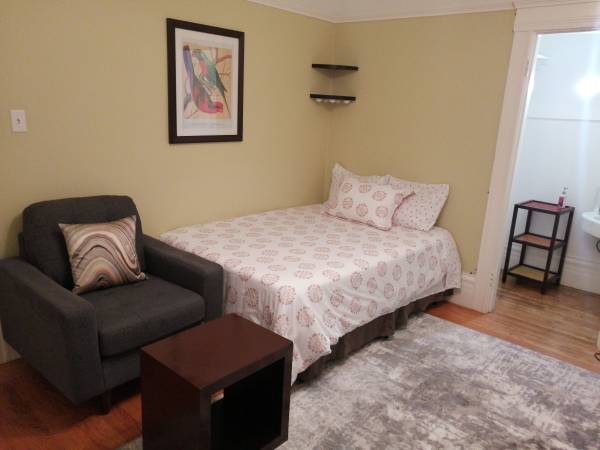 Listing photo 1 of 5