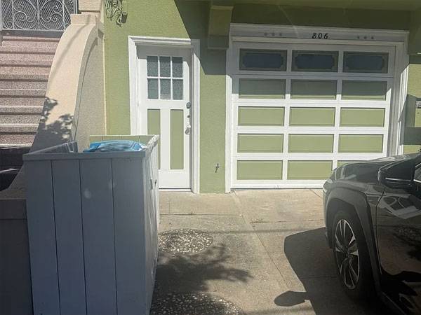 Listing photo 1 of 4