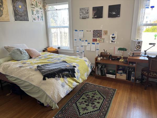 Listing photo 1 of 5