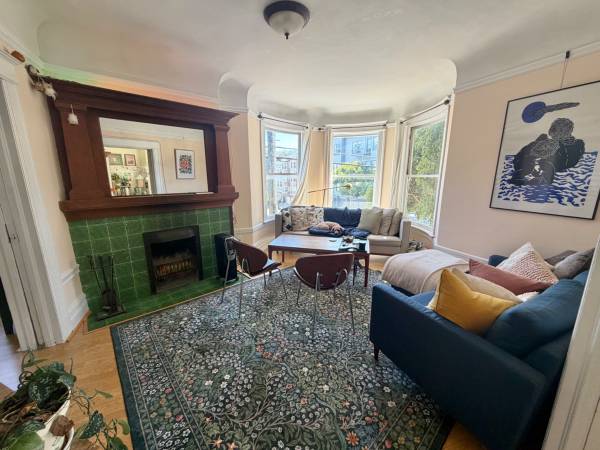 Listing photo 1 of 3