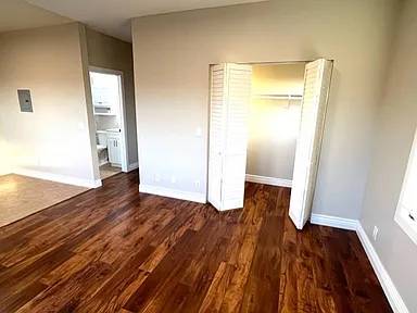 Listing photo 1 of 5
