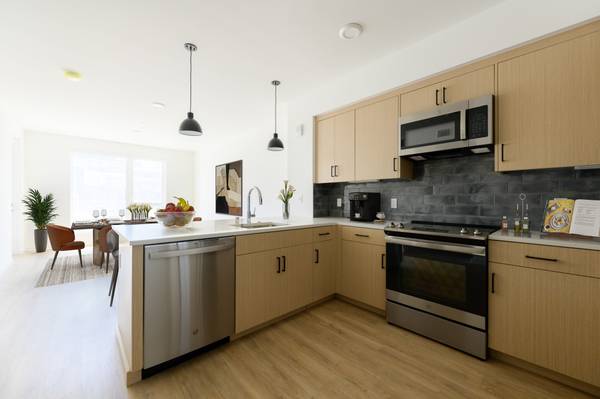 Listing photo 1 of 5