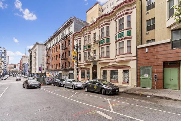 Listing photo 1 of 5