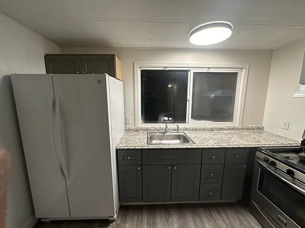 Listing photo 1 of 5