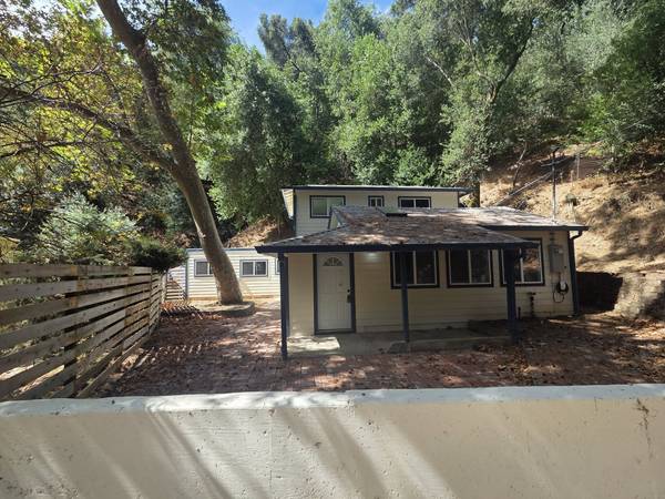 Listing photo 1 of 5
