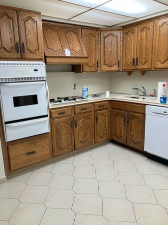 Listing photo 1 of 5