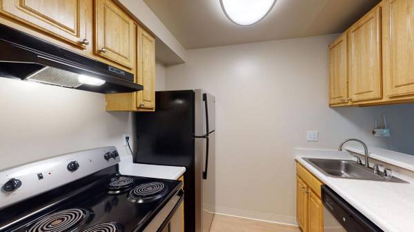 Listing photo 1 of 5