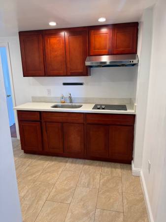 Listing photo 1 of 4